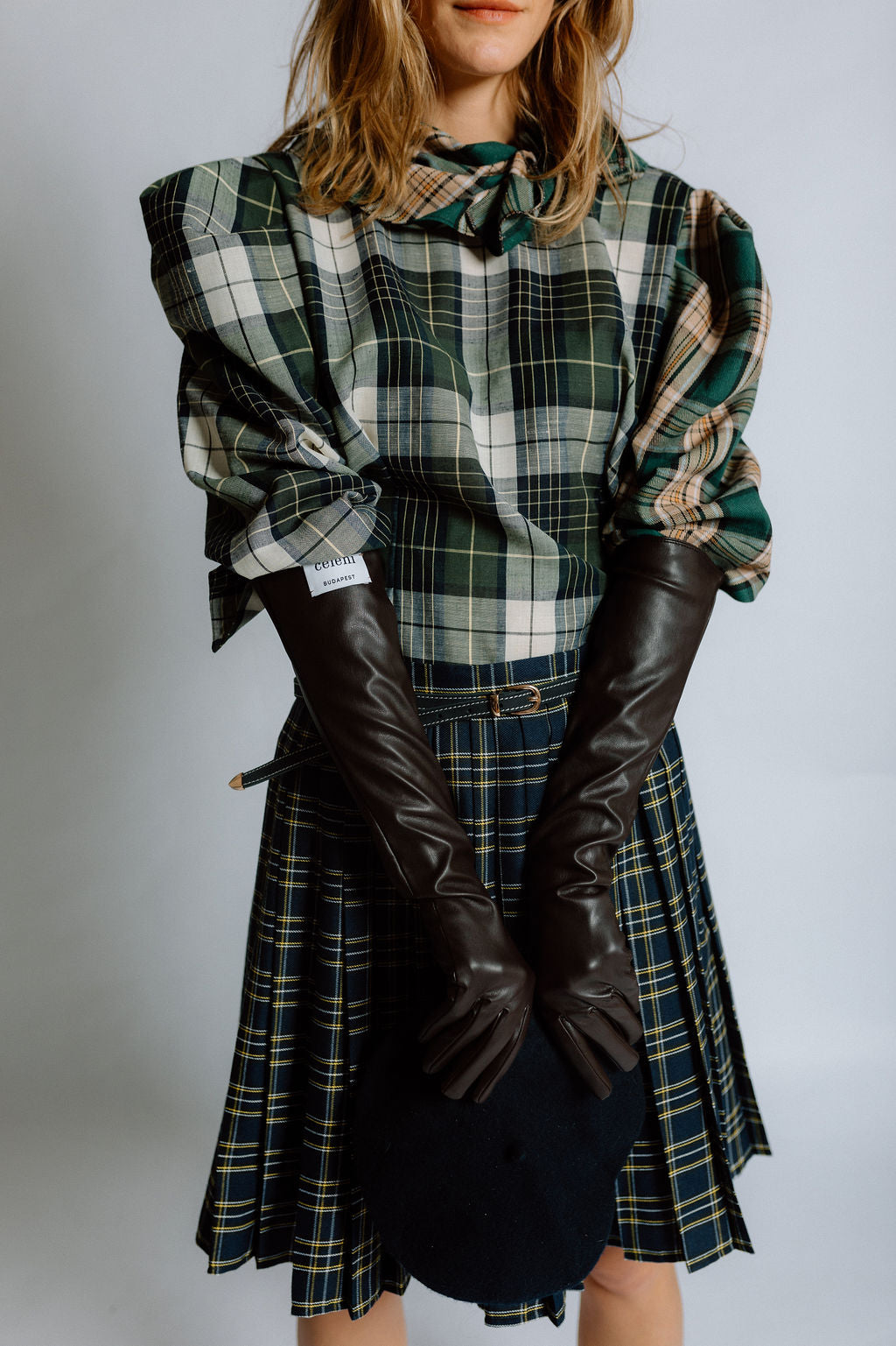 Adonis gloves